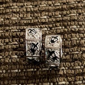 Hawaiian Heirloom Turtle earrings